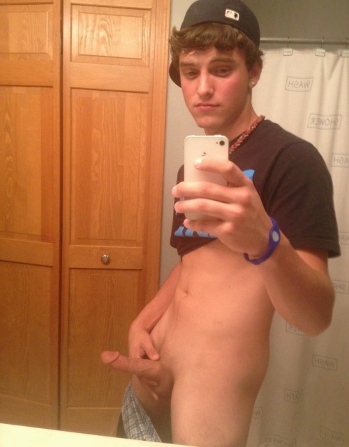 Teen Boys Nude Masturbating Selfpics (5).jpg